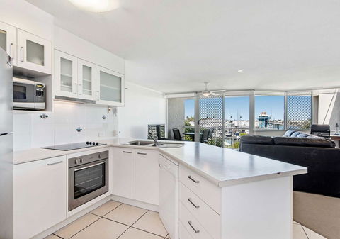 Sailport Mooloolaba Apartments - Holiday Adelaide 12