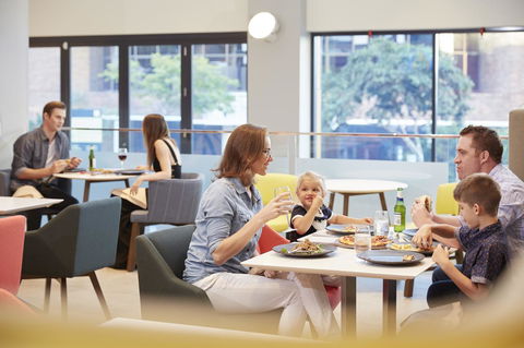 Holiday Inn Express Brisbane Central, An IHG Hotel - Holiday Adelaide 7