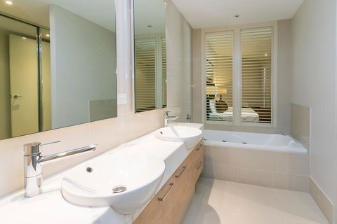 Grand Mercure Allegra Hervey Bay - Holiday Adelaide 2