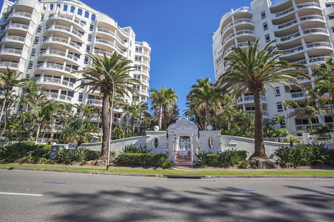 ULTIQA Burleigh Mediterranean Resort - Holiday Adelaide 19