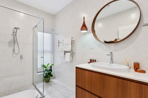 Bower 63 - Holiday Adelaide 13
