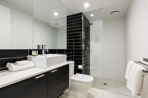 Code Apartments - Holiday Adelaide 32