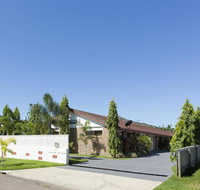 Marcol Place Holiday Apartments - Holiday Adelaide