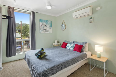 Location! 2BR Town View Unit In Centre Of Airlie. - Holiday Adelaide 0