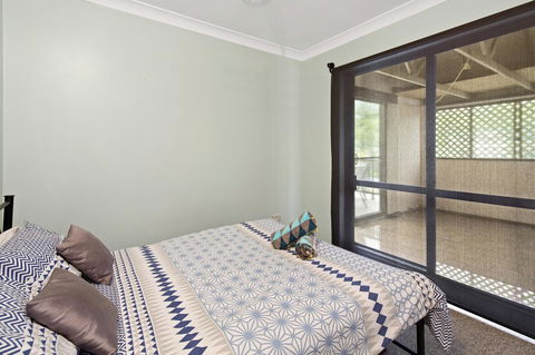 Location! 2BR Town View Unit In Centre Of Airlie. - Holiday Adelaide 5