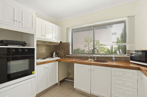 Location! 2BR Town View Unit In Centre Of Airlie. - Holiday Adelaide 11