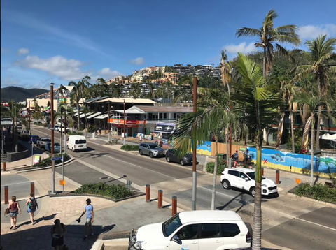 Location! 2BR Town View Unit In Centre Of Airlie. - Holiday Adelaide 20