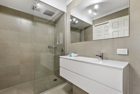 Dockside Apartments Mooloolaba - Holiday Adelaide 22