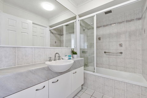 Dockside Apartments Mooloolaba - Holiday Adelaide 9