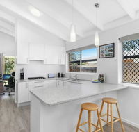 Beautiful Home- Walk to Beach-Short drive to Noosa - Holiday Adelaide