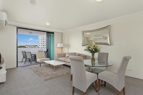 Republic Apartments Brisbane City - Holiday Adelaide 3