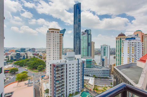 Republic Apartments Brisbane City - Holiday Adelaide 11