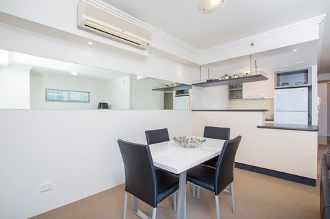Republic Apartments Brisbane City - Holiday Adelaide 19