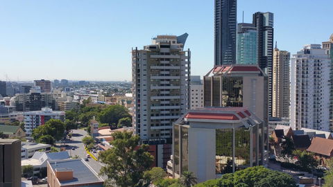 Republic Apartments Brisbane City - Holiday Adelaide 33