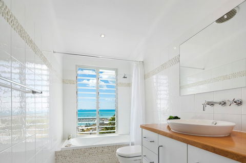 Nautilus On The Hill - Airlie Beach - Holiday Adelaide 34