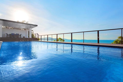 Nautilus On The Hill - Airlie Beach - Holiday Adelaide 31