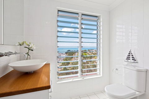 Nautilus On The Hill - Airlie Beach - Holiday Adelaide 26