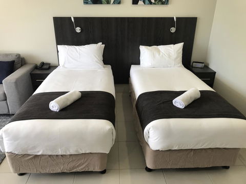 Sunshine Tower Hotel - Holiday Adelaide 6