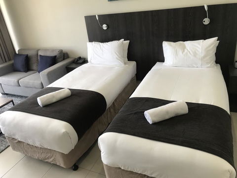 Sunshine Tower Hotel - Holiday Adelaide 10