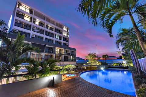 Sunshine Tower Hotel - Holiday Adelaide 0