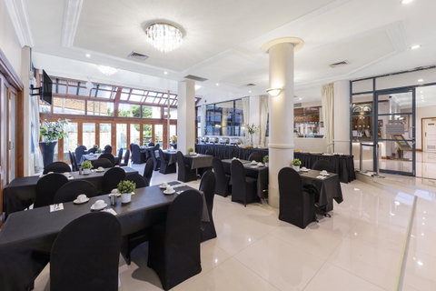 Hotel Diana - Holiday Adelaide 8