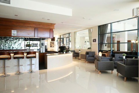 Hotel Diana - Holiday Adelaide 4