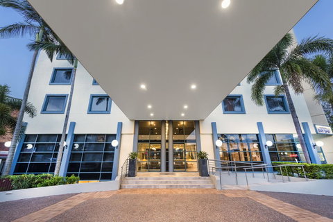 Hotel Diana - Holiday Adelaide 1
