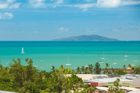 Azure Sea Whitsunday Resort - Holiday Adelaide 39