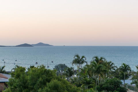 Paradise Penthouse At Waves - Airlie Beach - Holiday Adelaide 30