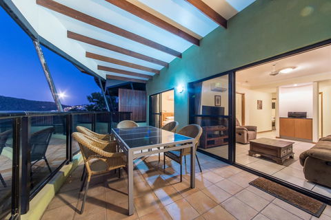 Paradise Penthouse At Waves - Airlie Beach - Holiday Adelaide 27