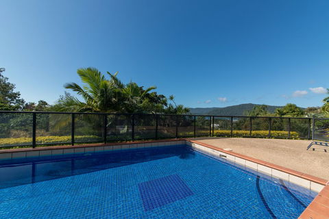 Paradise Penthouse At Waves - Airlie Beach - Holiday Adelaide 3