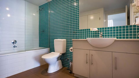 Swell Resort Burleigh Heads - Holiday Adelaide 6