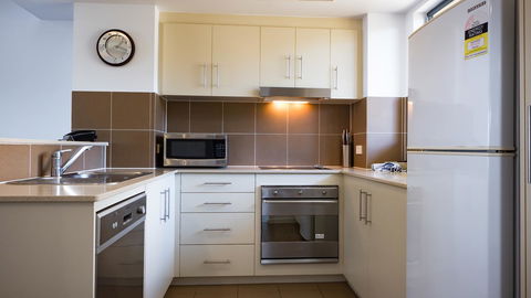 Swell Resort Burleigh Heads - Holiday Adelaide 7