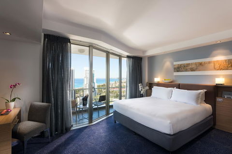 Sofitel Gold Coast Broadbeach - Holiday Adelaide 3
