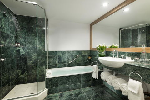 Sofitel Gold Coast Broadbeach - Holiday Adelaide 2