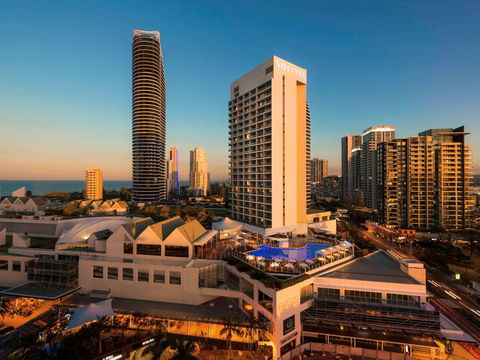 Sofitel Gold Coast Broadbeach - Holiday Adelaide 1