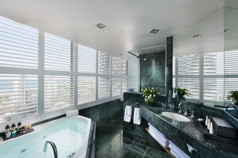 Sofitel Gold Coast Broadbeach - Holiday Adelaide 24
