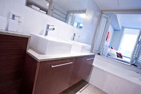 Lanai Riverside Apartments - Holiday Adelaide 17