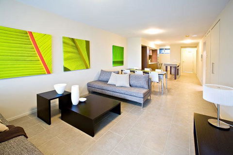 Lanai Riverside Apartments - Holiday Adelaide 2