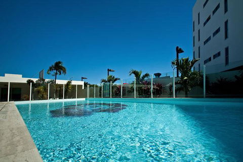 Lanai Riverside Apartments - Holiday Adelaide 1