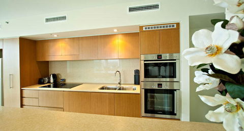 Lanai Riverside Apartments - Holiday Adelaide 4