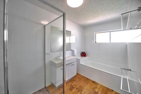 Surf Dance Apartments - Holiday Adelaide 26