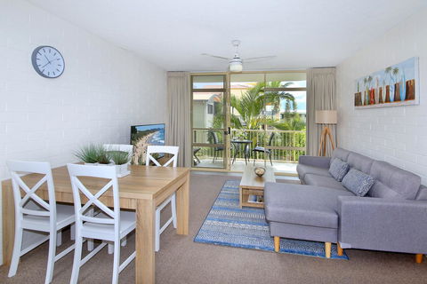 Surf Dance Apartments - Holiday Adelaide 4