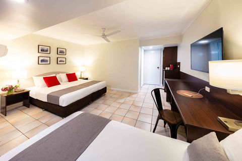 Hides Hotel - Holiday Adelaide 7