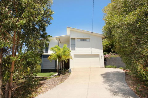 224 Centenary Heights Road Coolum Beach, 500 Dollar Bond, Linen Included - Holiday Adelaide 0