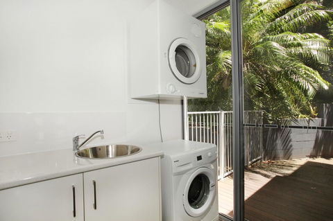224 Centenary Heights Road Coolum Beach, 500 Dollar Bond, Linen Included - Holiday Adelaide 14