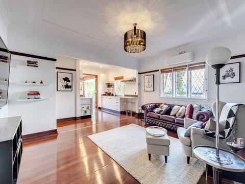 Anville Court - Holiday Adelaide 6