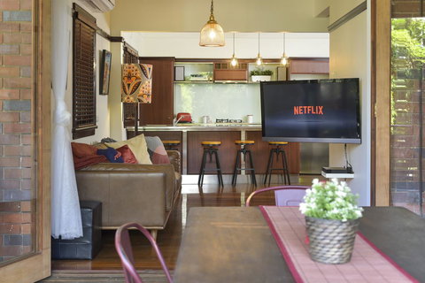 Anville Court - Holiday Adelaide 5