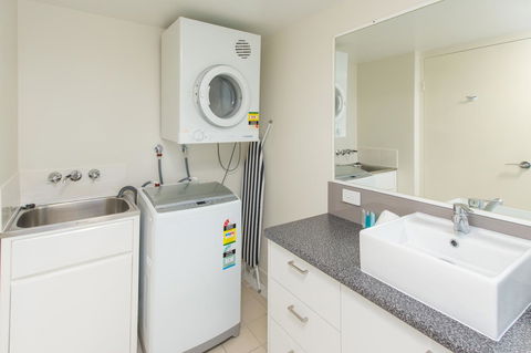 Miami Beachside Holiday Apartments - Holiday Adelaide 23