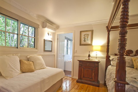 Curtis Falls Cottage - Holiday Adelaide 20